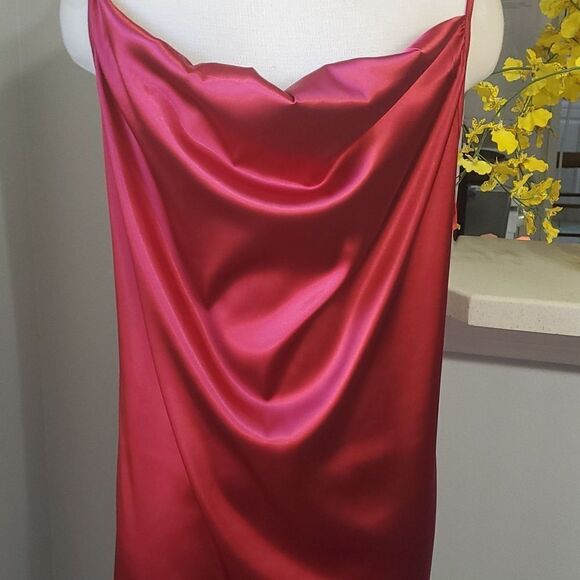 Slip dress, beautiful red satin, size 3 X. Side zipper by Shein. Good us… - Picture 2 of 7
